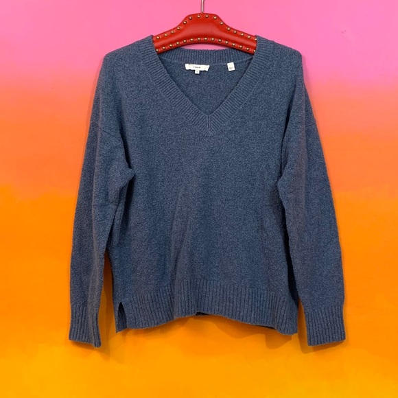 Vince Sweaters - vince • stormy blue textured v-neck pullover s
